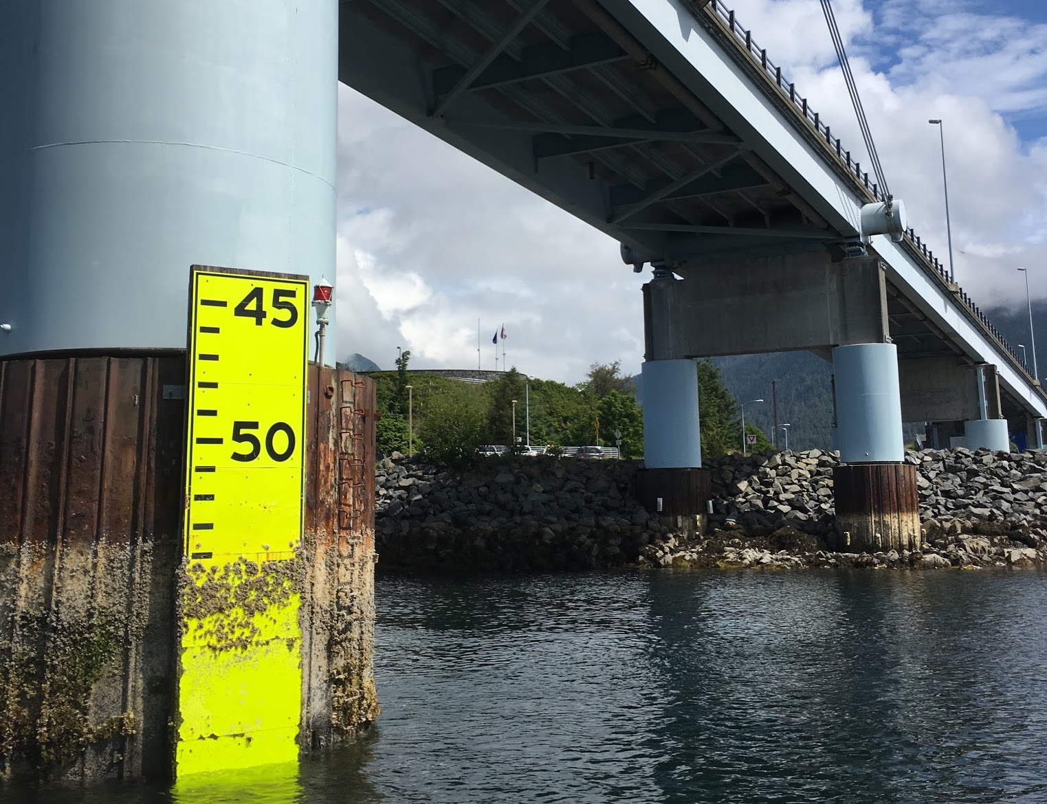 sea level at bridge in harbor